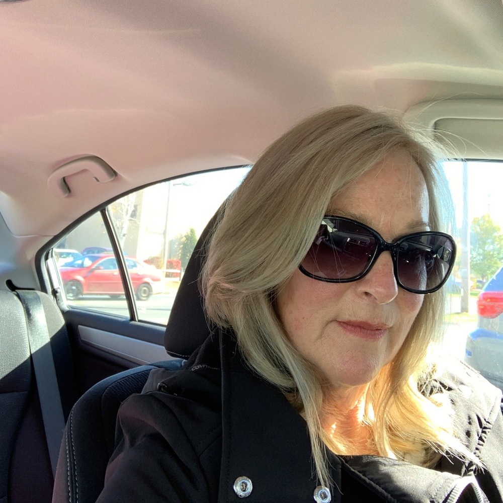 Meet your Posher, Cynthia